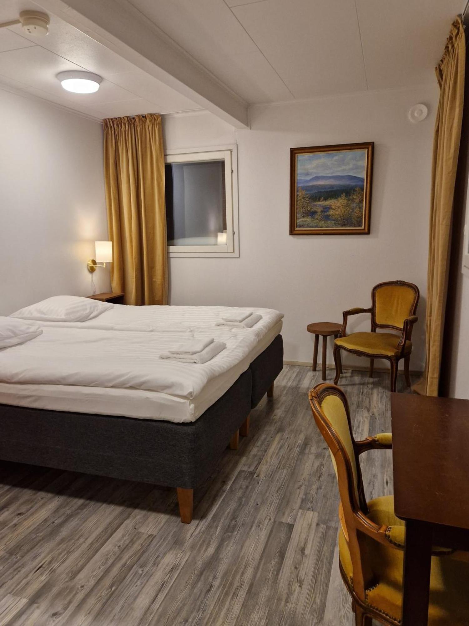 The Sleeping Bear Hotel อีนารี ภายนอก รูปภาพ